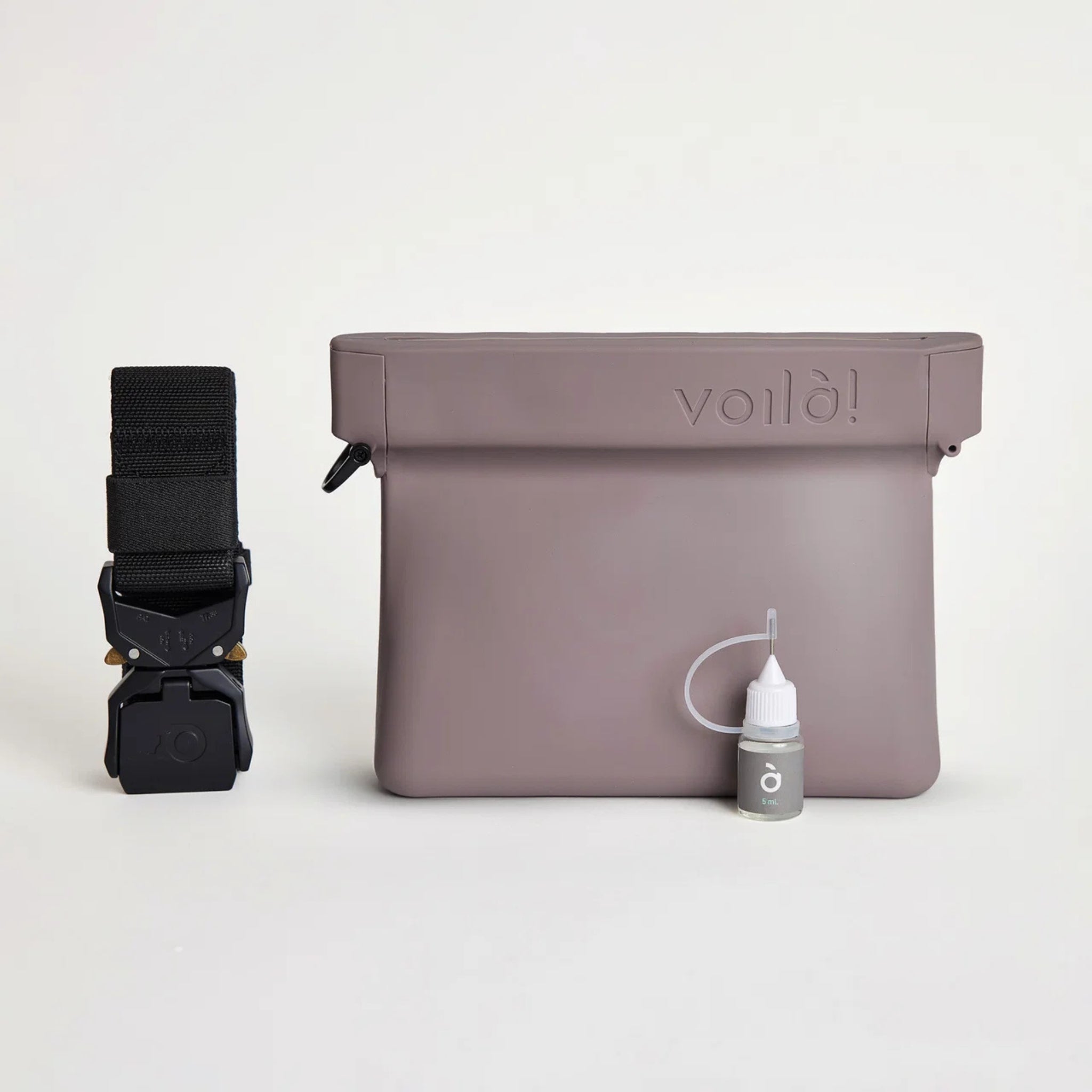 Mist Ultimate Treat Pouch The Large by Voilà Pets with adjustable belt and silicone lubricant