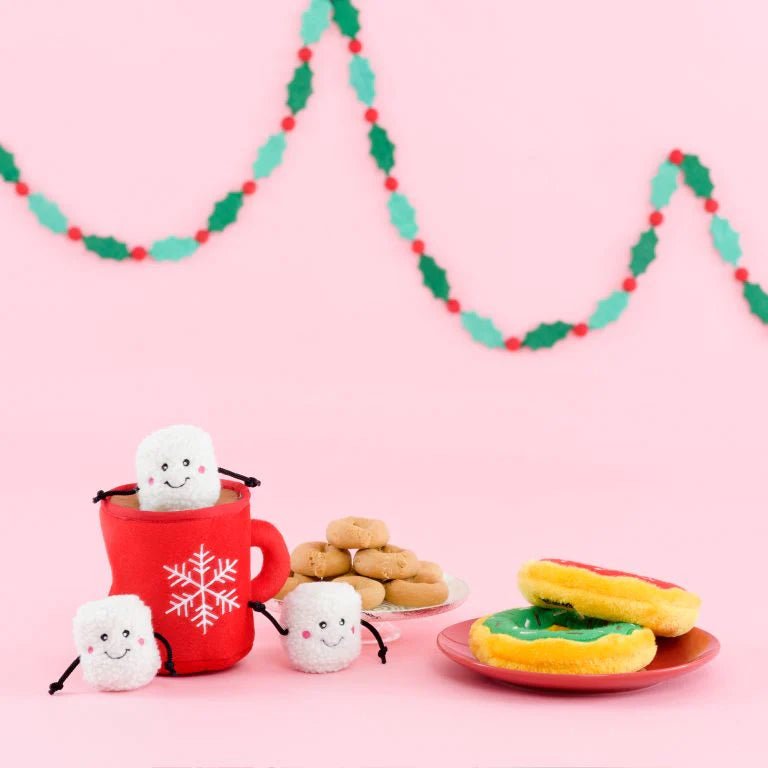 Dog Toy - Hot Cocoa Holiday Burrow™ - ZippyPaws - La Maison Mou