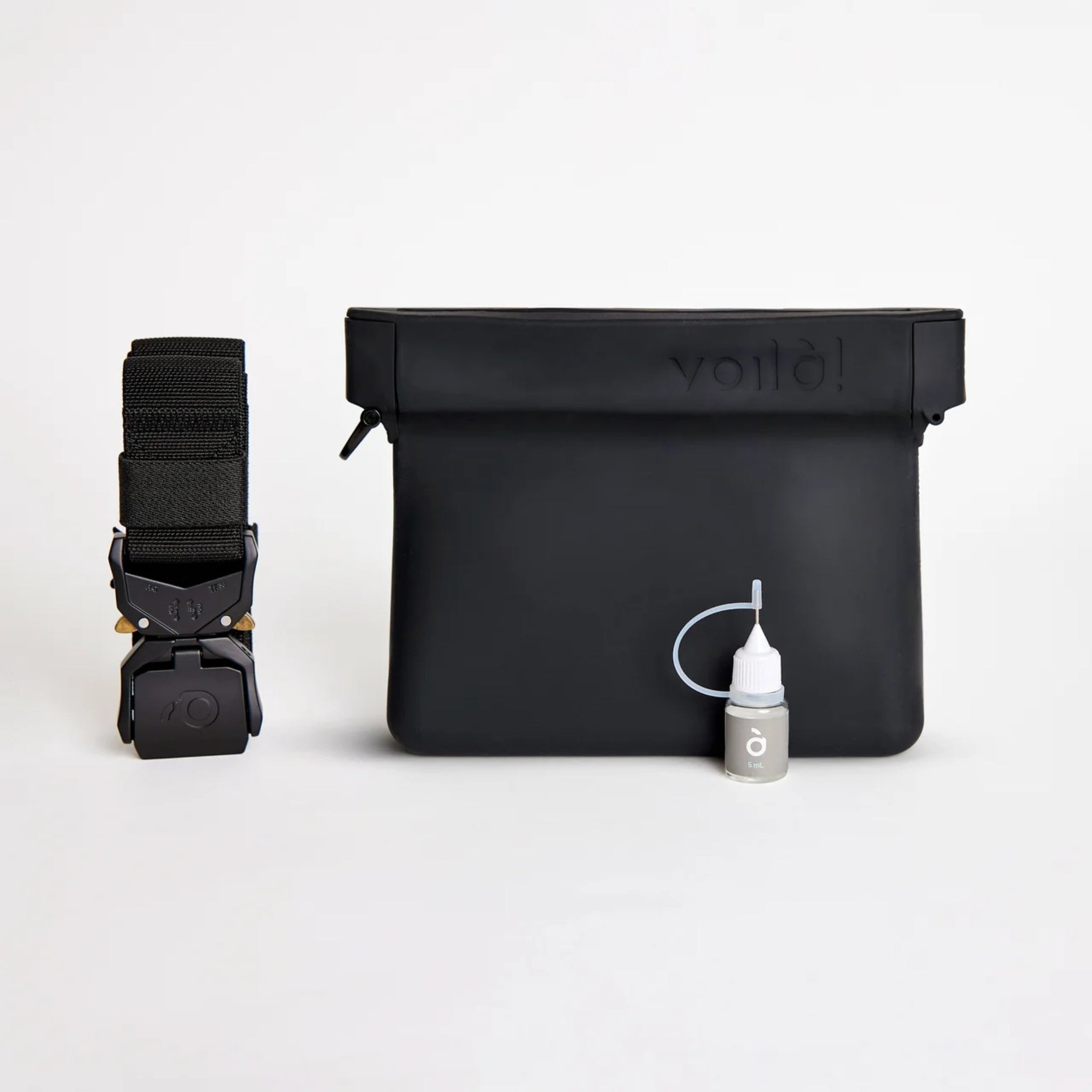Charcoal Ultimate Treat Pouch The Large by Voilà Pets with adjustable belt and silicone lubricant