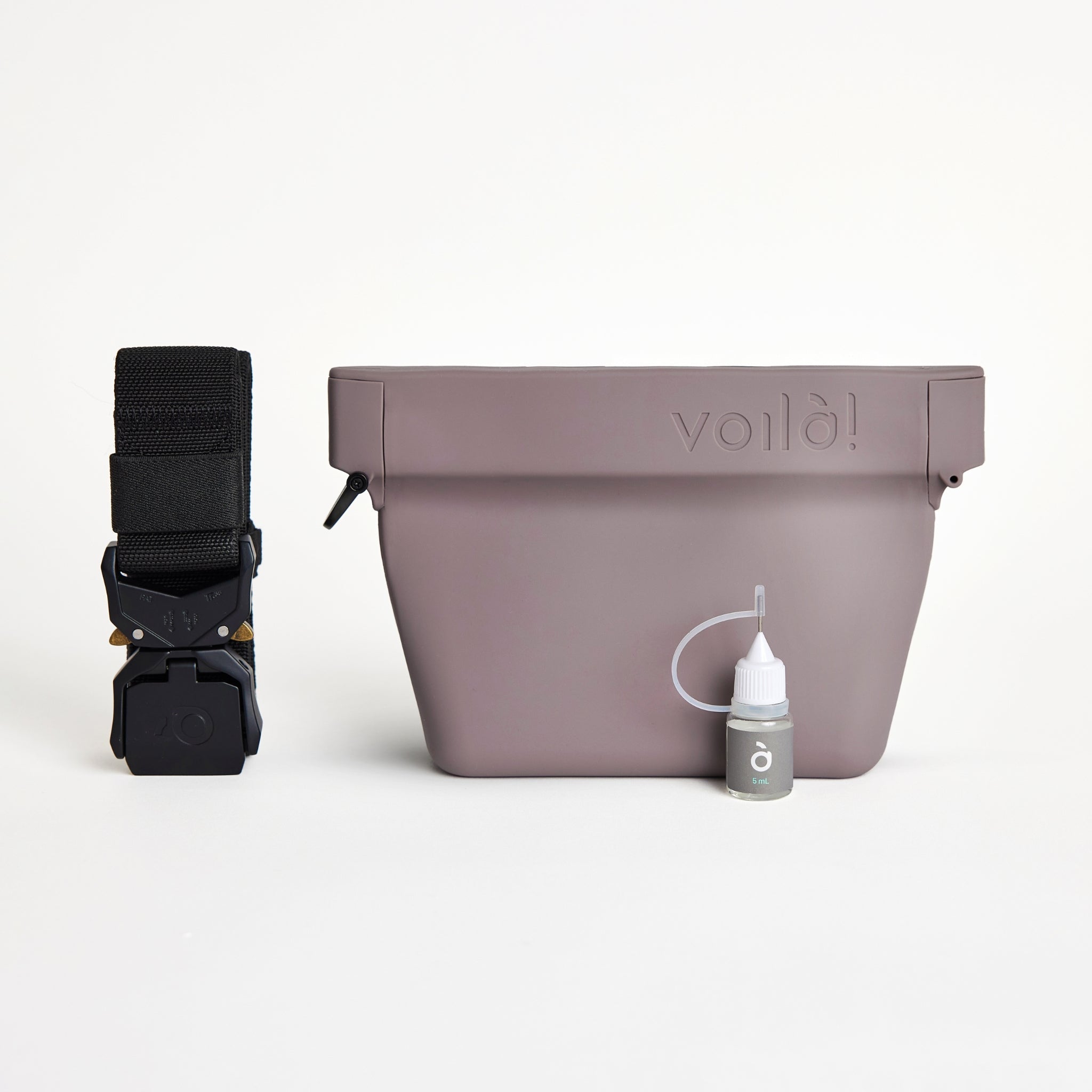 The complete mist gray Voilapets Ultimate Treat Pouch The Standard set, including the silicone training pouch, heavy-duty black tactical belt buckle, and a small maintenance oil bottle.